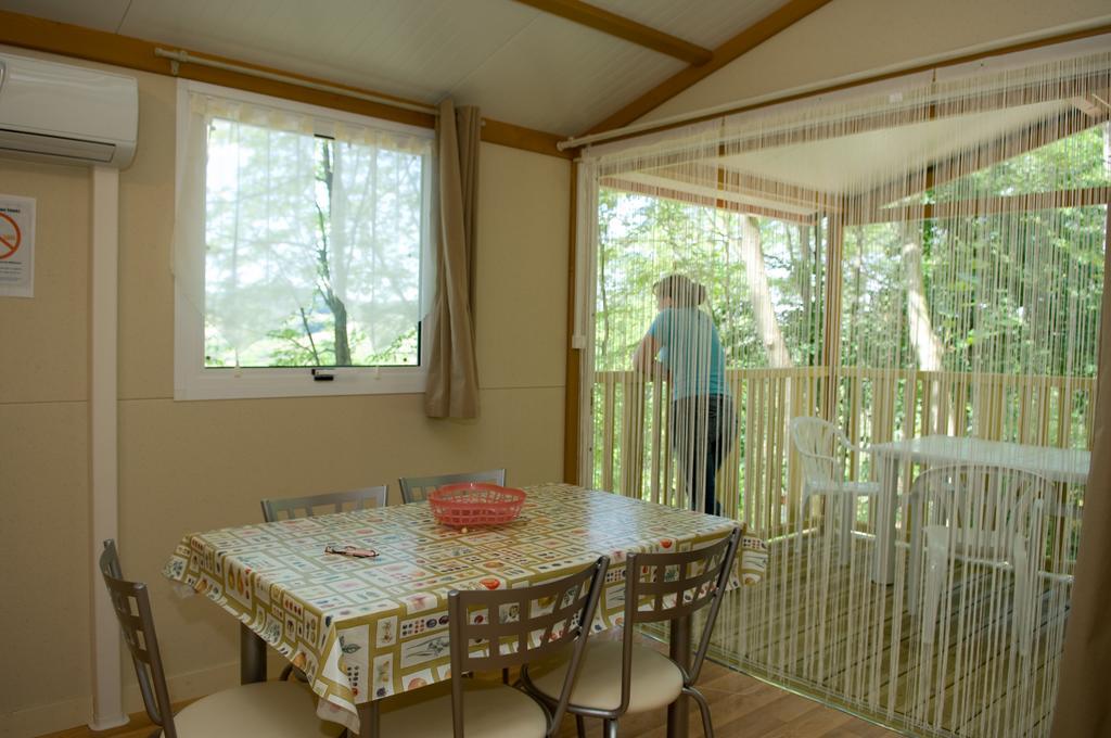 Hôtel Le Bourdieu à Durfort  Chambre photo